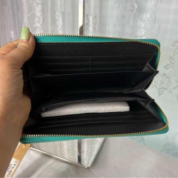 NWT Justin & Taylor Fun Long Zippy Wallet, zips around, 8 cc slots, middle zip - Picture 6 of 7